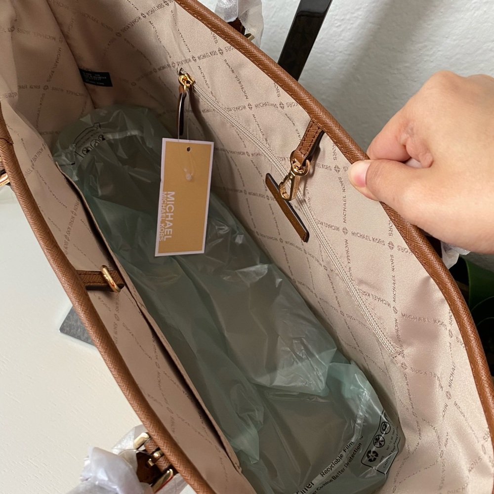 Michael Kors Center Stripe MD Tote - Picture 5 of 8